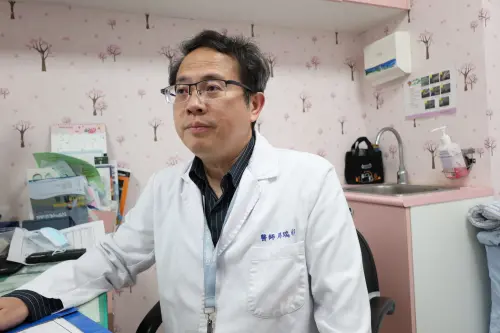 ▲馬瑞杉提醒，食人菌目前仍沒有疫苗可預防，民眾若出現劇烈喉嚨痛，一定要特別留意；一旦確診，務必完成10天抗生素療程。（圖／衛生福利部彰化醫院）