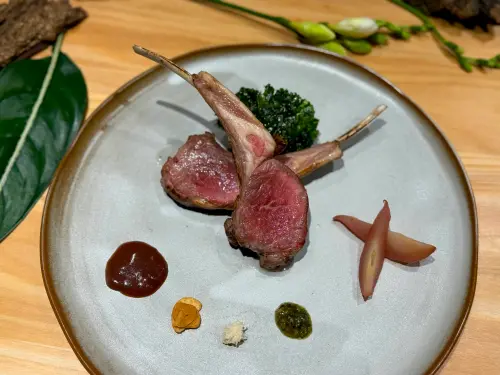 ▲「LUMINA高地和羊」特製堅果薄荷醬。（圖／記者蕭涵云攝）