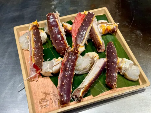 ▲「極上帝王蟹腳」499元加購價優惠。（圖／記者蕭涵云攝）