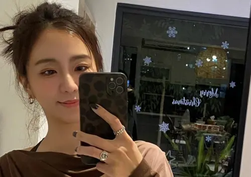 ▲周曉涵自爆乳房長了纖維囊腫，並表示自己今年會安排做健康檢查。（圖／周曉涵FB）