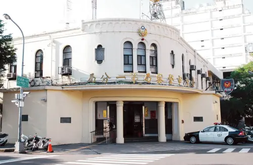 英籍私立大學副教授2天未到校　警方破門發現陳屍租屋處
