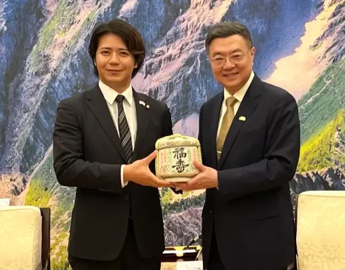 卓榮泰包機惹議！日本議員曬合照力挺：盼堂堂正正往來