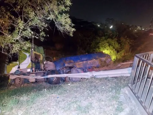 國1仁德段驚悚車禍！半聯結車失控衝出邊坡　車流一度回堵7公里
