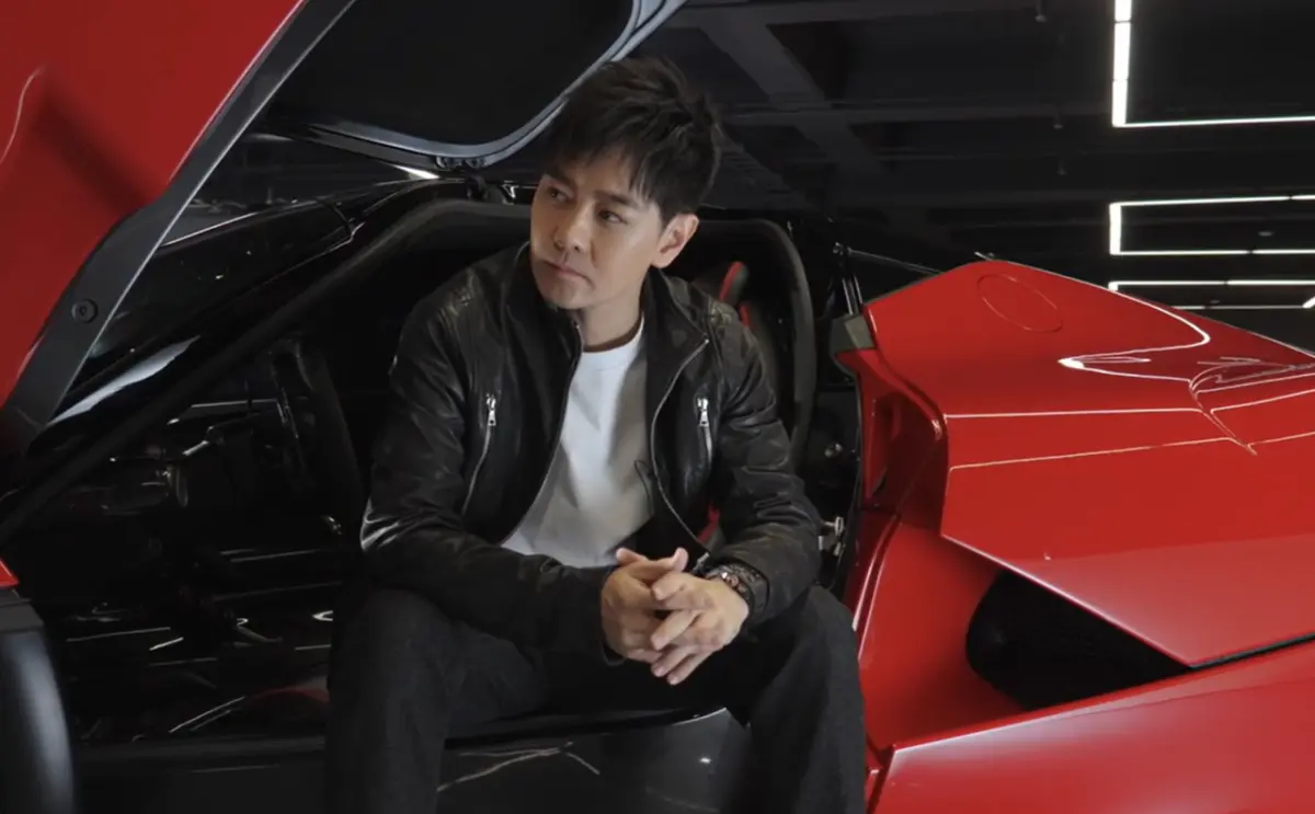 ▲林志穎入手要價2億元的法拉利馬王Ferrari F80，引發熱議，車禍往事也被重提。他4年前開特斯拉自撞，導致顱內出血甚至出現創傷後失憶，一度深陷低潮。（圖／翻攝自法拉利官網）