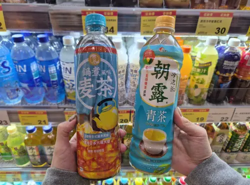 ▲全聯「原萃 鍋煮風味麥茶600ml」，單瓶25元，任4瓶特價78元。（圖／全聯提供）