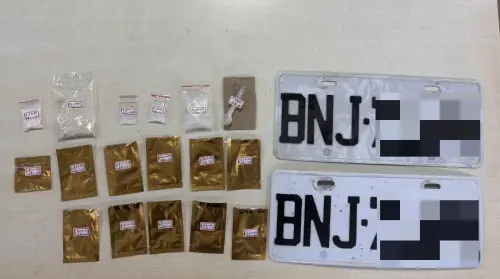 ▲ 警方查獲陳姓犯嫌持有大量毒品並涉嫌毒駕，依法逮捕並移置保管車輛及查扣牌照外，並開出3張罰單，最重可罰21.6萬元。（圖／記者過凱杰翻攝）