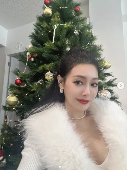 ▲王思佳（如圖）曾赴杜拜看房，並稱第一個在阿布達比置產的台灣藝人。（圖／翻攝自王思佳IG）