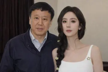 ▲唐國華（左）與楊冪（右）關係引發熱議。（圖／X@bryantboro50564）