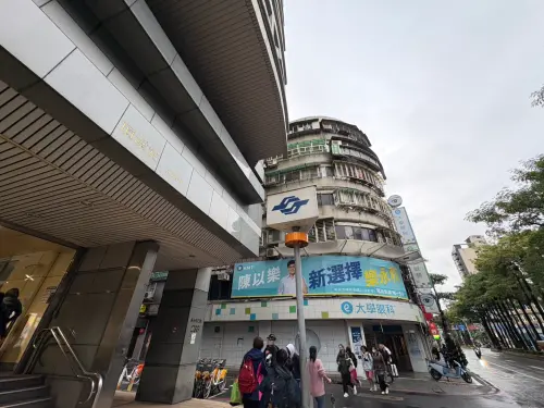 ▲「頂溪門戶」公辦都更案近頂溪捷運站2號出口。（圖／信義房屋提供）