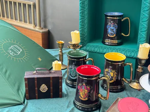 星巴克《哈利波特》聯名來了！3/23全台開賣：變色馬克杯、學院熊