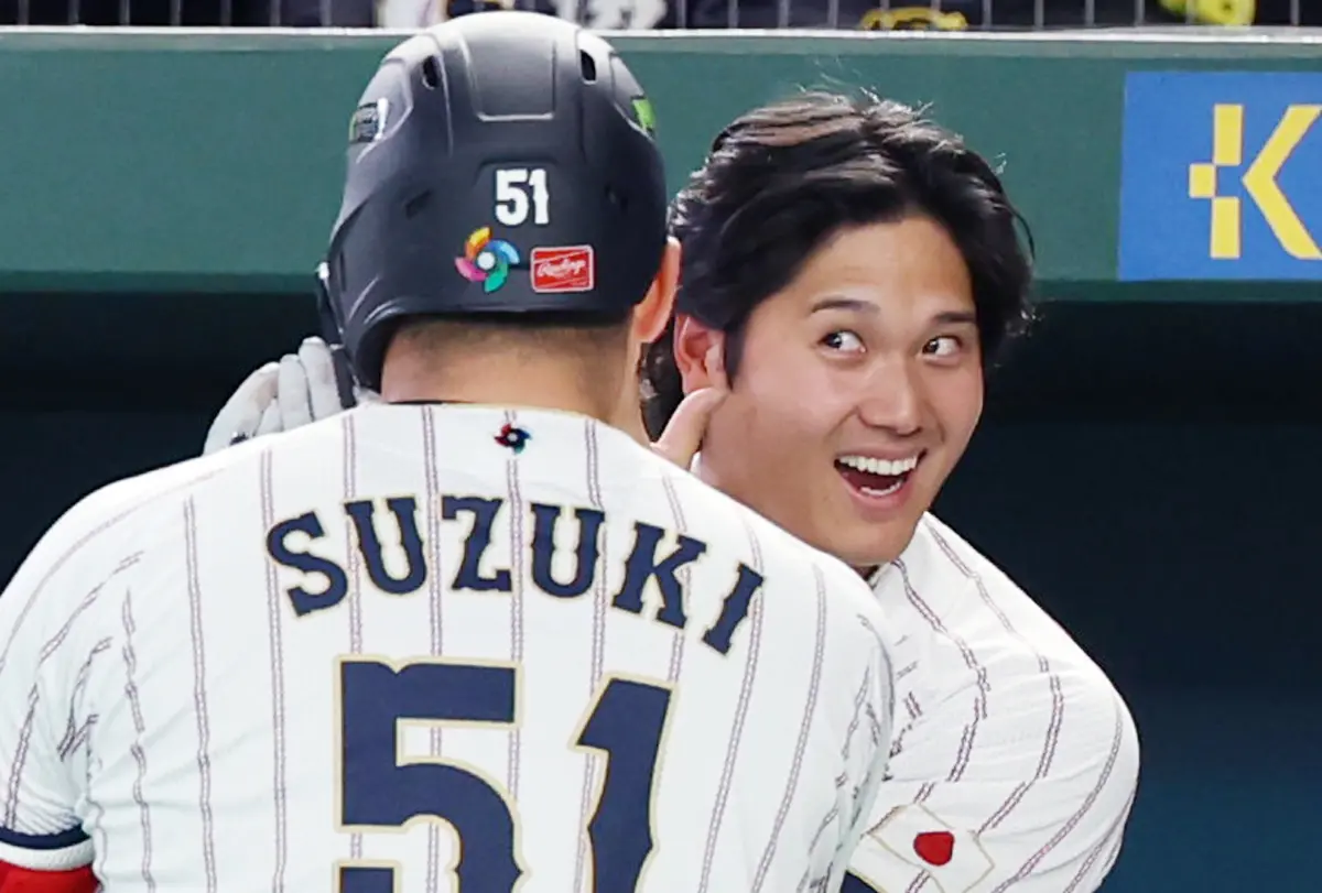 ▲大谷翔平場上超帥，場下也常被捕捉到可愛反應，但日本電視台怕得罪廣告商跟大谷，都說好不播醜畫面。（圖／AP美聯社）