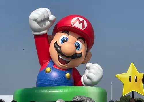 台灣燈會瑪利歐鋒頭被搶了！隱藏神燈萬人搶拍　國中老師打造爆紅
