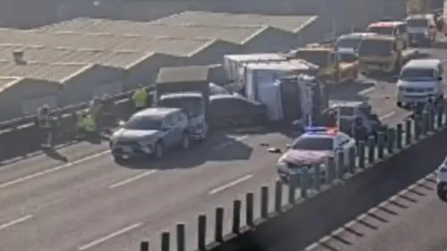 快訊／小周末下班注意！國2大湳段6車連環撞爆塞　全線封閉回堵
