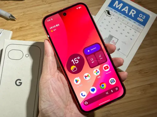 ▲Google Pixel 10a螢幕維持6.3吋，但耐用度和峰值亮度都有更進步。（圖／記者周淑萍攝）