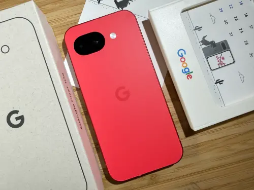 ▲早在去年11月Google Pixel 10系列就已首度支援Quick Share與AirDrop互傳。（圖／記者周淑萍攝）