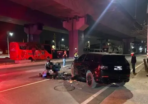 高雄仁武死亡車禍！百萬休旅「鬼切」撞騎士　加油站員工下班慘死