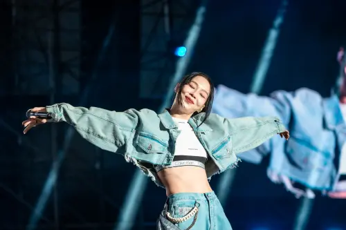 ▲孫淑媚（如圖）一改過去靜態唱台語情歌的形象，大跳韓國名曲〈Like Jennie〉，粉絲都讚又凍齡、又火辣。（圖／寬寬整合提供）