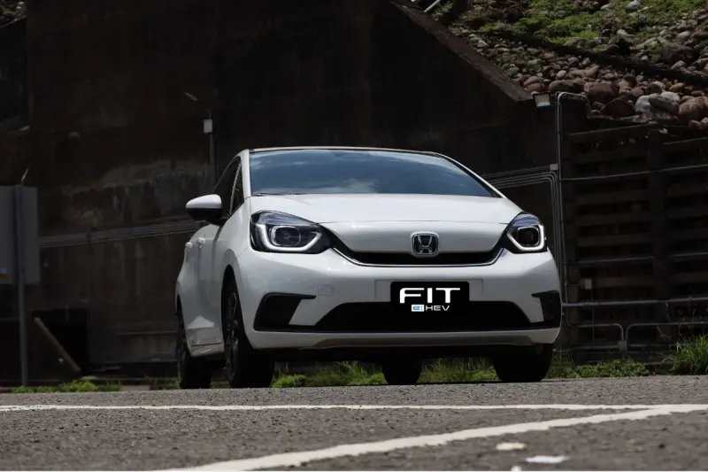 ▲小客車以本田（Honda）FIT A522H1502 1498c.c. A1 5D油電複合動力汽油小客車表現最佳，每公升汽油可以跑近27公里，蟬聯省油冠軍。（圖／翻攝自Honda Taiwan 粉絲團﻿）
