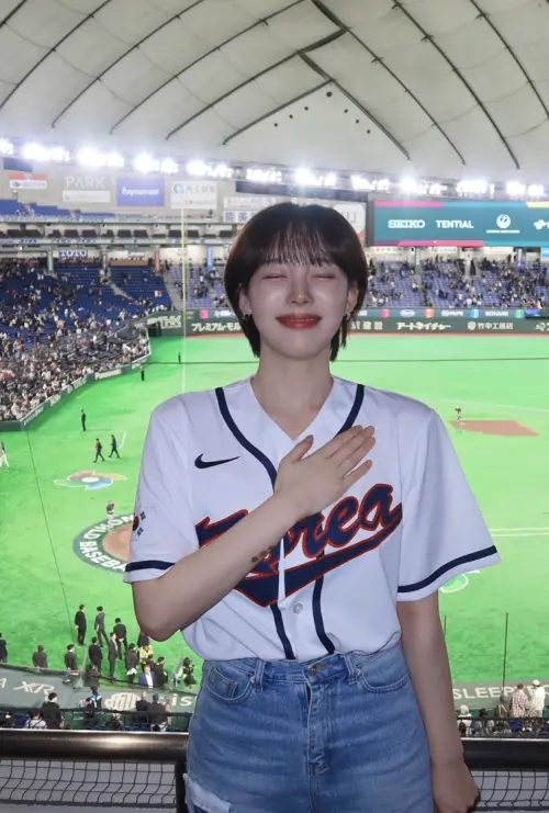 ▲河智媛在WBC為自家韓國隊加油，台灣粉絲大都覺得合理，卻也有人問她為何不挺中華隊，被粉絲罵「情緒勒索」。（圖／摘自 IG@hajiwon.22)