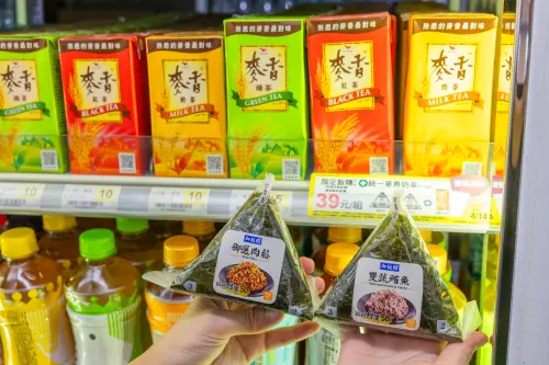 ▲7-11即日起至4月14日指定御飯糰搭配統一麥香奶茶375ml享39元組合優惠。（圖／7-11提供）