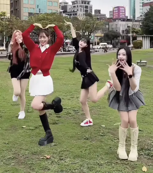 ▲南韓職棒「起亞虎」（KIA Tigers）的4位人氣啦啦隊員趙多彬、申惠齡、劉世理與鄭嘉睿，4人在華山1914文化創意產業園區的大草坪上合體熱舞。（圖／翻攝自趙多彬IG@siraa_o.o）