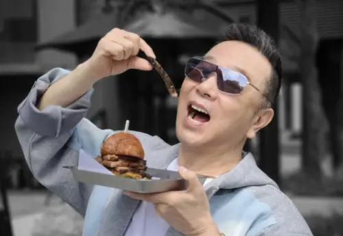 張晨光進軍中國20年！突返台和張兆志拍片　片酬只要求一顆漢堡