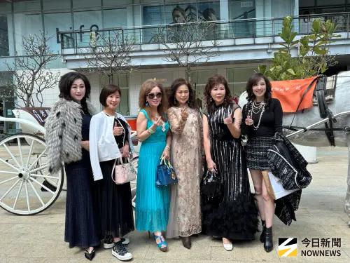 ▲老虎城米蘭站今日開幕，賓客雲集中有不少是打扮時尚的貴婦及美眉，全是米蘭站的老主顧（圖／記者金武鳳攝，2026.3.14)