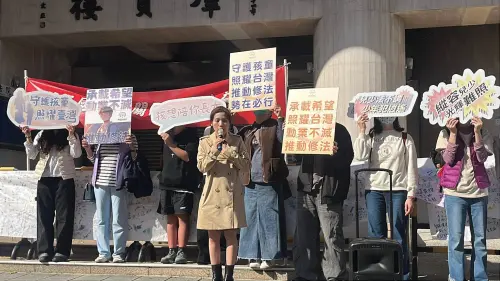 逾300人挺新北割頸案家屬楊爸　藍提案修《少事法》提高假釋門檻