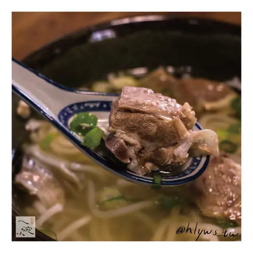 ▲「一碗小」主打清燉與紅燒口味的牛肉麵、羊肉麵，清甜不膩的湯頭深受愛戴，餐後必點的甜品「黑糖粉圓」更是許多人的心頭好。（圖／翻攝自花蓮「一碗小」臉書粉專）