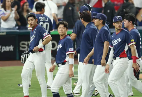 影／韓國來WBC追星的？看多明尼加練球入神　遭酸：忘了大谷名言