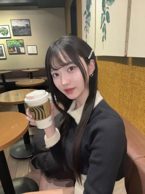 ▲▼白鳥華子是去年剛出道的新人，作品不多。（圖／白鳥華子IG@lumiday_haruko）