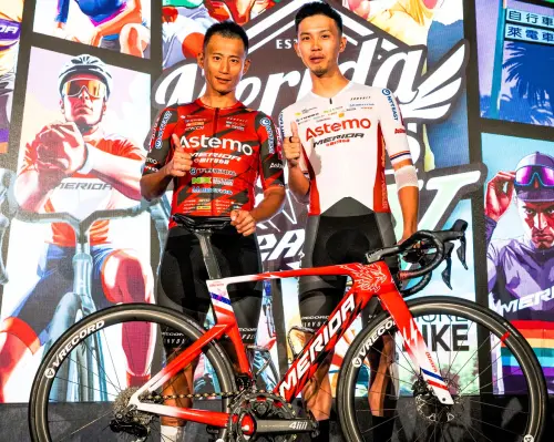 自由車／台灣計時賽最速男杜志濠騎新戰駒征戰環台賽！REACTO亮相