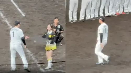 ▲森下翔太（白衣者）在接獲球場啦啦隊遞過的板子後，害羞地轉身離開，還蹦蹦跳跳墊步飛走。（圖／翻攝自Threads）