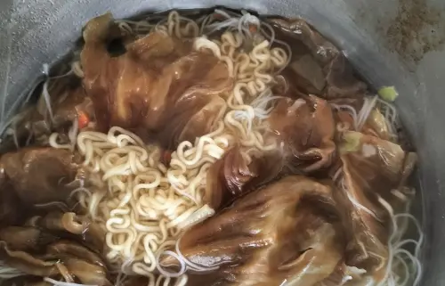 ▲冬菜料理方式多元，多數人推薦適合用於湯頭提味如湯麵、湯品、燉菜、清粥或熱炒等提味輔料，香氣醇厚又獨特，是許多家庭廚房的必備調味品。（圖／家常菜臉書）