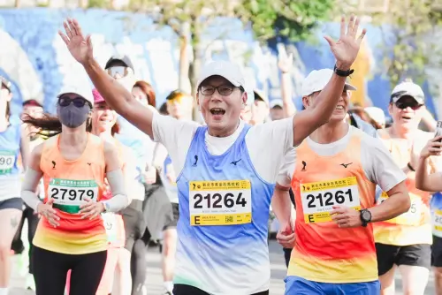 富邦攜手萬金石馬拉松為永續而跑　集團董事長蔡明忠二度參賽