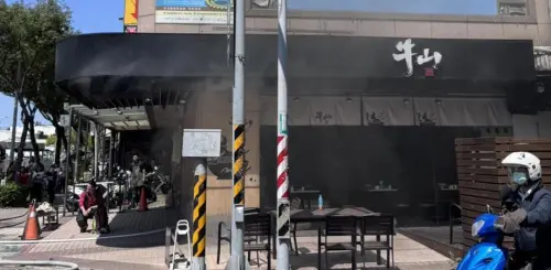 老饕哀號！桃園4.8星排隊牛肉麵名店失火　廚房起火急疏散顧客
