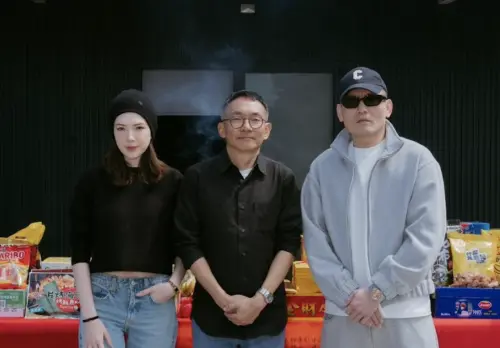 ▲許瑋甯（左起）、導演何蔚庭、春風一起合作新片《至少還有月光》。（圖／嘉揚電影提供）