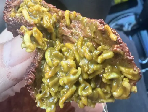 杜拜巧克力Q餅內餡包「王子麵」挨轟！桃園烘焙坊道歉：開放退款