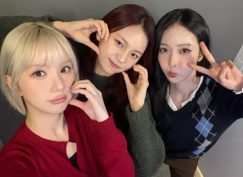 ▲VIVIZ在台上大秀中文跟台語，跟粉絲們互動。（圖／銀河IG@rlo.ldl）