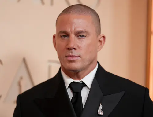 ▲查寧塔圖在奧斯卡典禮上配合演出，製造笑料。（圖／美聯社／達志影像）