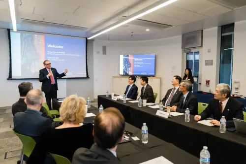 ▲ 亞利桑那大學研究與合作事務資深副校長托馬斯・迪亞斯・德拉魯比亞 (Tomas Diaz de la Rubia)則期待未來結合產官學資源，深化與高雄合作。（圖／高市府提供）