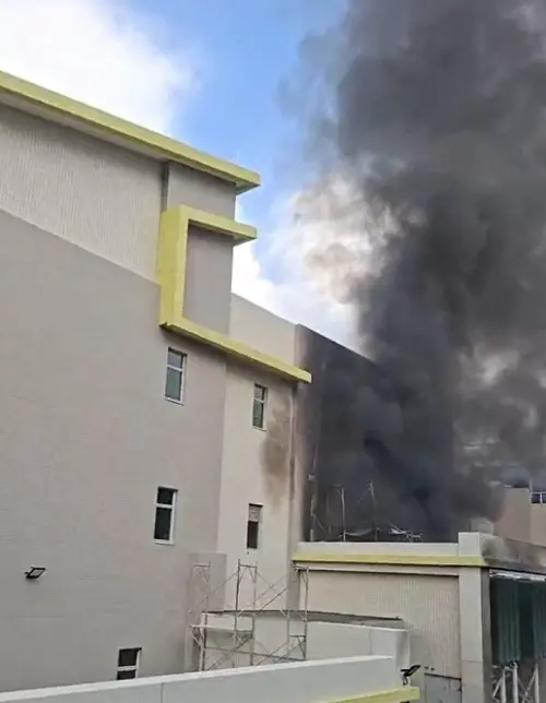 ▲現場濃煙狂竄。（圖／新竹市消防局提供）