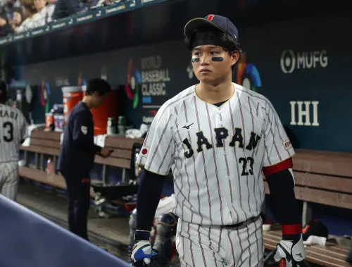 影／400球迷暖心接機！日本隊歸國0笑容　球迷不捨：請挺起胸膛　