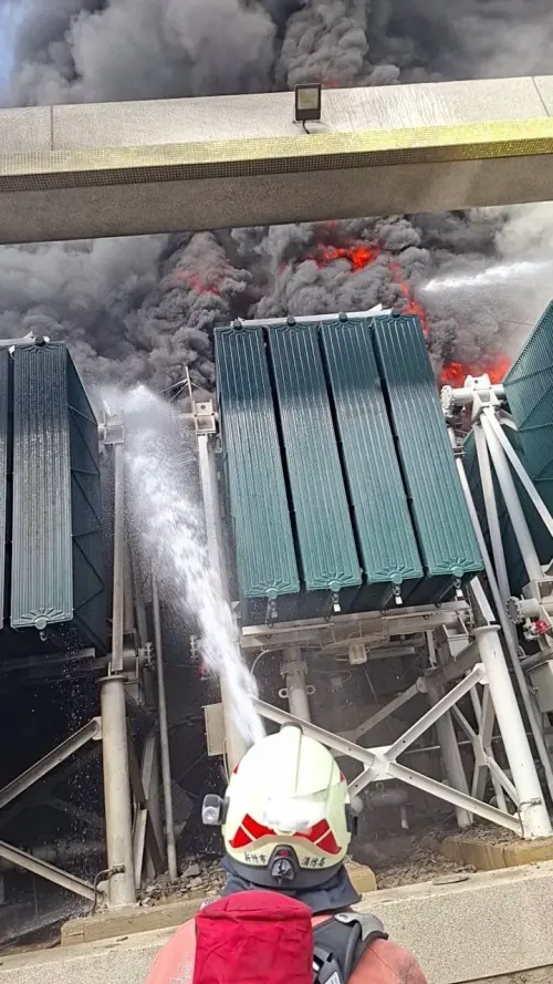 竹科變電所火警釀1死！檢察官待命進場相驗　救災5小時終控制火勢