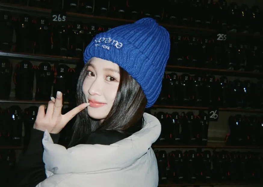 ▲篠崎泫（如圖）被爆在男友Toyz入獄期間，住進水餃富二代的私人住所，然而在Toyz入獄之前，曾將資產託付給篠崎泫代管，還陪她見房仲、買豪宅。（圖／翻攝自IG@hsyan0625）