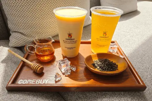 ▲手搖飲料COMEBUY買一送一限店優惠。（圖／品牌提供）