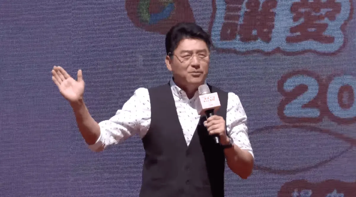 ▲謝震武今（17）日出席新北市捐血活動，以一貫幽默風格回應選台北市長的相關話題。（圖／翻攝畫面）