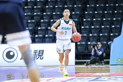 綠色神盾進攻升級！松山高中拚連霸　教頭葉韋喬點「這人」更扛了