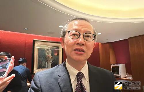 ▲素有「黃金王子」之稱的台灣銀行貴金屬部經理楊天立。（圖／記者顏真真攝）