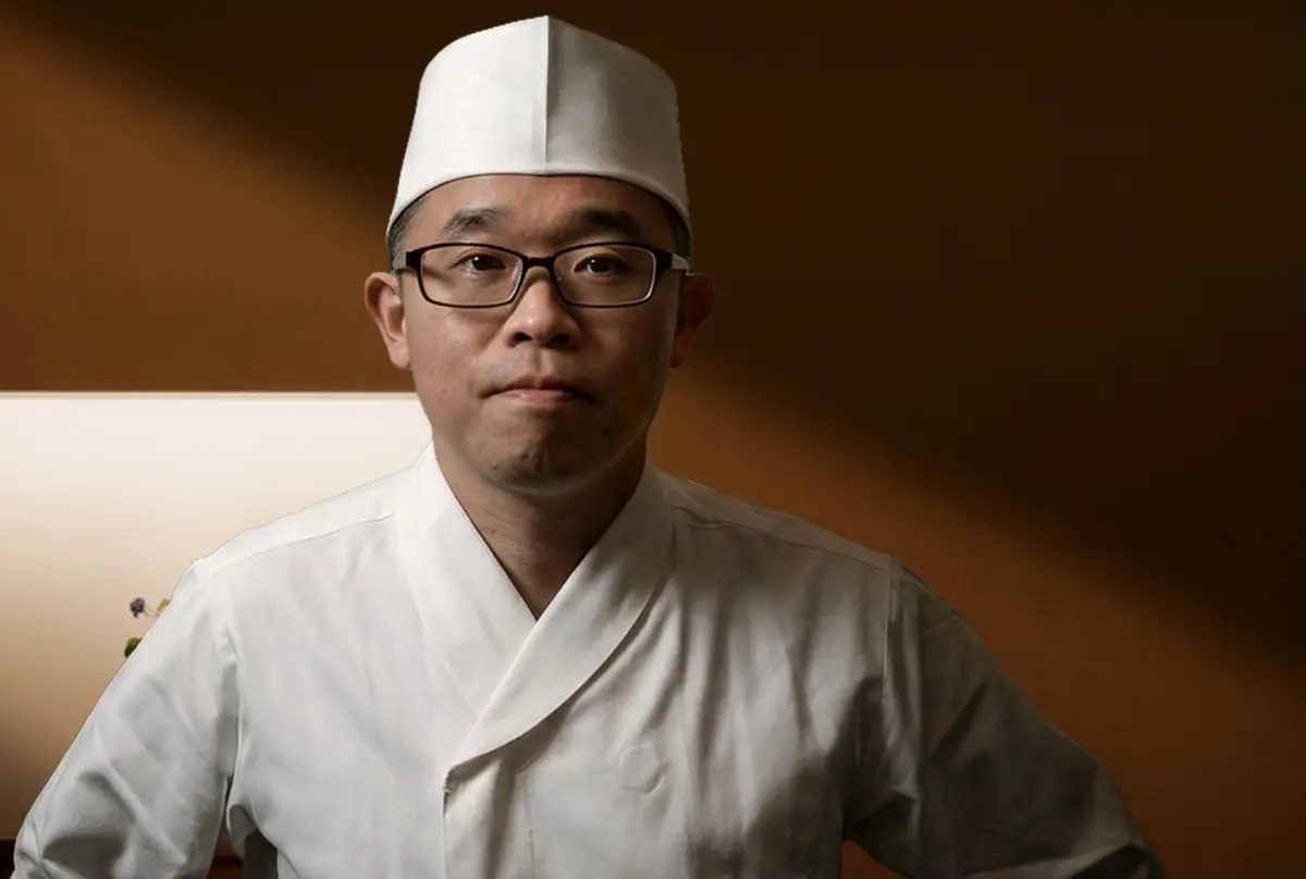 ▲日本東京傳奇割烹餐廳「末冨」的料理長末冨康雄名廚本人將來台，客座高雄Hotel dùa 的鮨毅，餐會每人雖要價2萬8千元，但依舊熱賣到僅剩零星座位。（圖／鮨毅提供www.instagram.com/_sushiyii/）